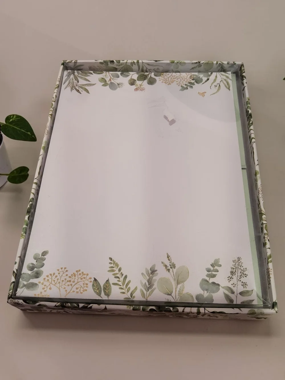 Letter-Perfect Stationery Eucalyptus Floral Stationery Set in Green